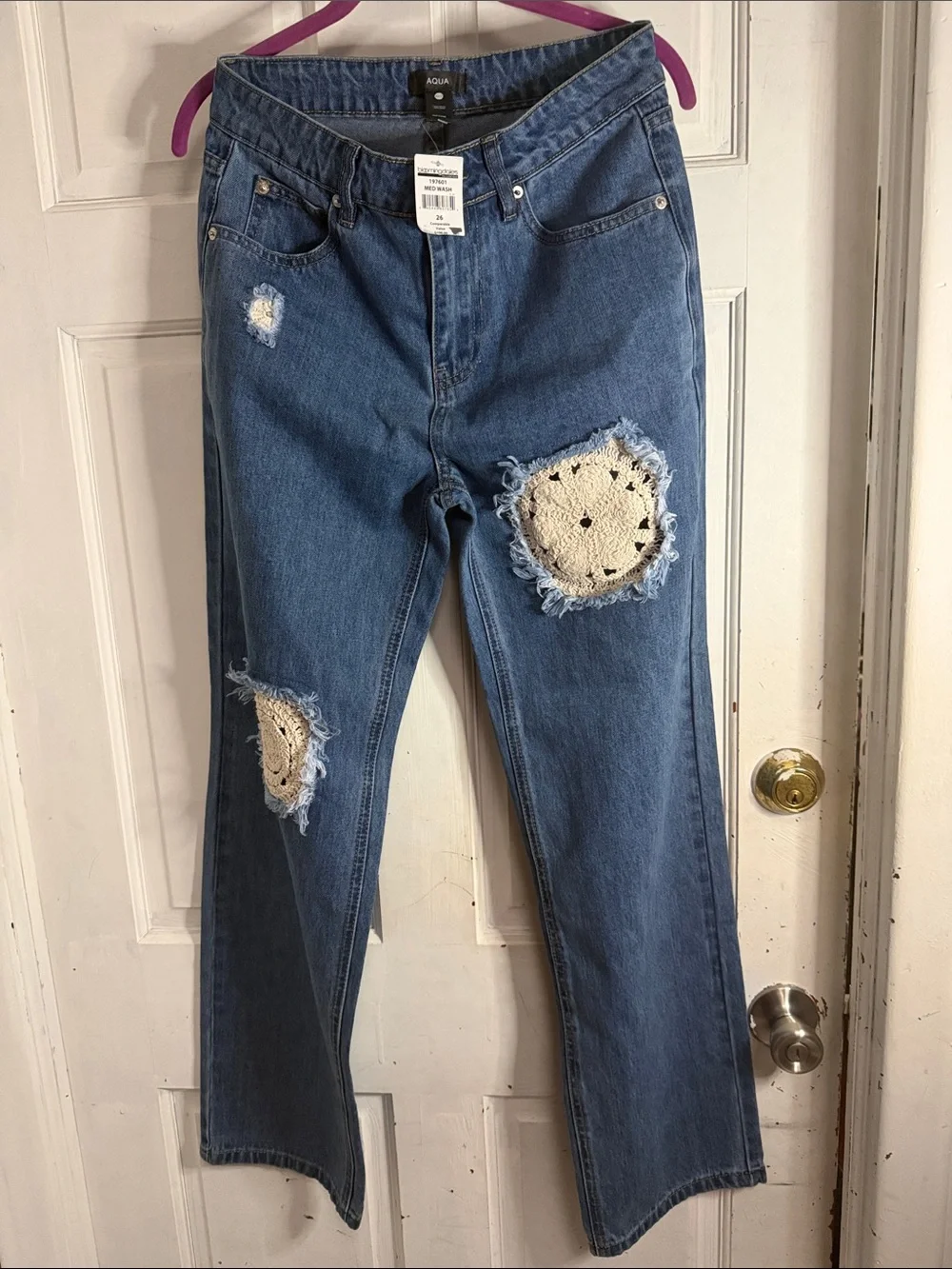 NWT Aqua Straight-Leg Blue Jeans with Cream Patch Distressing- size 26/2